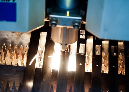 CNC-Stanzen und -Lasern